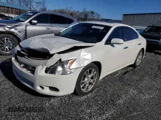 2014 Nissan Maxima SV z VIN 1N4AA5AP9EC447965, wystawiony jako Copart lot #48698475 z przebiegiem 127 851 mil mil oraz Szkody całkowita. Historia ofert i sprzedaży dostępna na DreamBid. Obrazek 1.