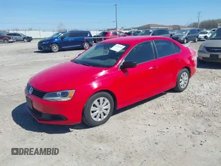 2014 Volkswagen Jetta S z VIN 3VW2K7AJ6EM305345, wystawiony jako IAAI lot #42222726 z przebiegiem 113 350 mil mil oraz . Historia ofert i sprzedaży dostępna na DreamBid. Obrazek 2.