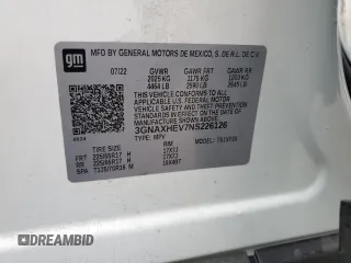 2022 Chevrolet Equinox LS z VIN 3GNAXHEV7NS226126, wystawiony jako Copart lot #55837725 z przebiegiem 31 221 mil mil oraz Szkoda całkowita • Salvage title. Historia ofert i sprzedaży dostępna na DreamBid. Obrazek 13.