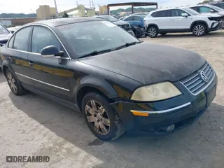 2005 Volkswagen Passat Sedan GLS with VIN WVWAD63B95P043100, listed as a IAAI auction lot 41576878 with 138,555 mi miles. Bid and sale history available at carsss.com. Image 1.