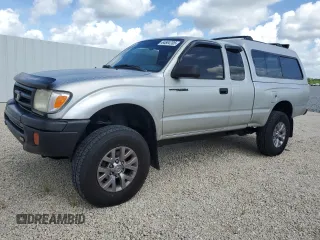 2000 Toyota Tacoma PreRunner with VIN 4TASM92N0YZ634616, listed as a Copart auction lot 64664705 with 206,314 mi miles and Clean title. Bid and sale history available at DreamBid. Image 1.