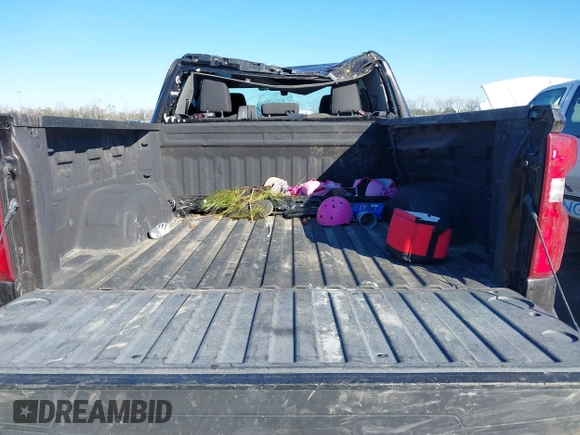 2020 Chevrolet Silverado 1500 Custom with VIN 3GCPWBEH2LG110720, listed as a IAAI auction lot 41226728 with 88,960 mi miles. Bid and sale history available at carsss.com. Image 8.