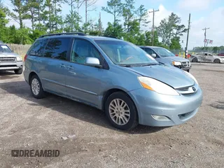 2010 Toyota Sienna XLE z VIN 5TDYK4CC3AS343295, wystawiony jako IAAI lot #42437595 z przebiegiem 228 438 mil mil oraz . Historia ofert i sprzedaży dostępna na DreamBid. Obrazek 1.