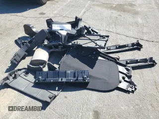 2020 Toyota C-HR LE z VIN JTNKHMBXXL1068125, wystawiony jako Copart lot #58858865 z przebiegiem 43 805 mil mil oraz Szkoda całkowita • Salvage title. Historia ofert i sprzedaży dostępna na DreamBid. Obrazek 13.