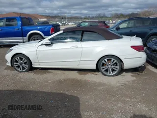 2014 Mercedes-Benz E-Class E 350 with VIN WDDKK5KF9EF241907, listed as a IAAI auction lot 42016399 with 84,650 mi miles. Bid and sale history available at carsss.com. Image 13.