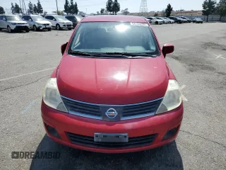 2007 Nissan Versa SL z VIN 3N1BC13E17L423098, wystawiony jako Copart lot #54123235 z przebiegiem 101 217 mil mil oraz Szkoda całkowita • Salvage title. Historia ofert i sprzedaży dostępna na DreamBid. Obrazek 5.