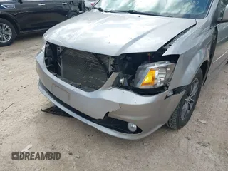 2017 Dodge Grand Caravan SXT with VIN 2C4RDGCG6HR671199, listed as a IAAI auction lot 42031157 with 99,189 mi miles and . Bid and sale history available at DreamBid. Image 19.