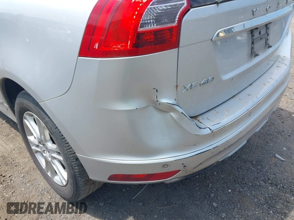 2016 Volvo XC60 T5 Premier with VIN YV4612RK0G2842422, listed as a IAAI auction lot 42123143 with 165,081 mi miles. Bid and sale history available at carsss.com. Image 6.