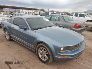 2005 Ford Mustang Deluxe with VIN 1ZVFT80N155155157, listed as a IAAI auction lot 41739123 with 132,491 mi miles. Bid and sale history available at carsss.com. Image 1.