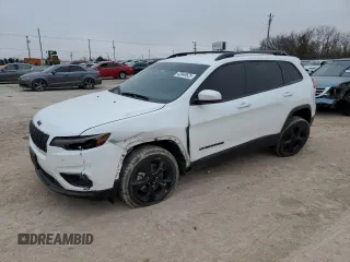 2021 Jeep Cherokee Latitude Plus z VIN 1C4PJLLB4MD220847, wystawiony jako Copart lot #43940625 z przebiegiem 66 777 mil mil oraz Szkoda całkowita • Salvage title. Historia ofert i sprzedaży dostępna na DreamBid. Obrazek 1.