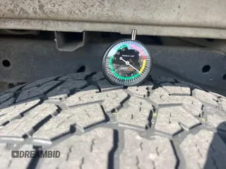 2013 Ford F-150 XL с VIN 1FTFX1EF1DKE89253, выставлен на аукционе IAAI как лот 42575807 с пробегом 211 037 миль миль и . История ставок и продаж доступна на DreamBid. Изображение 6.