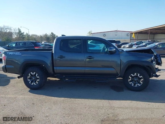 2020 Toyota Tacoma 2WD SR5 with VIN 3TMAZ5CN2LM115568, listed as a IAAI auction lot 41842088 with 57,652 mi miles. Bid and sale history available at carsss.com. Image 13.
