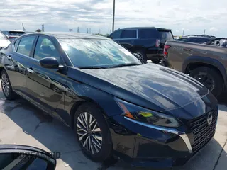 2023 Nissan Altima SV z VIN 1N4BL4DV2PN348799, wystawiony jako IAAI lot #42361675 z przebiegiem 54 285 mil mil oraz . Historia ofert i sprzedaży dostępna na DreamBid. Obrazek 1.