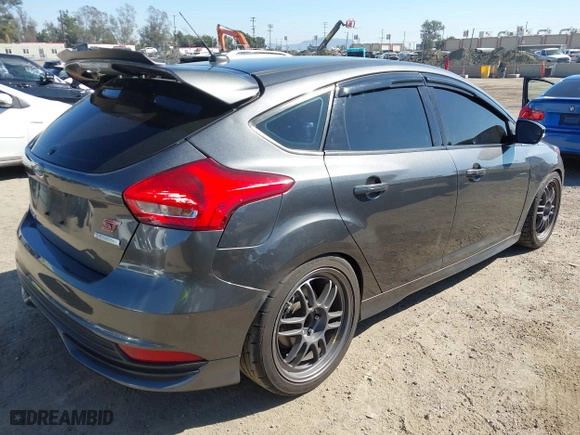 2017 Ford Focus ST with VIN 1FADP3L95HL303879, listed as a IAAI auction lot 41637468 with 92,593 mi miles. Bid and sale history available at carsss.com. Image 4.