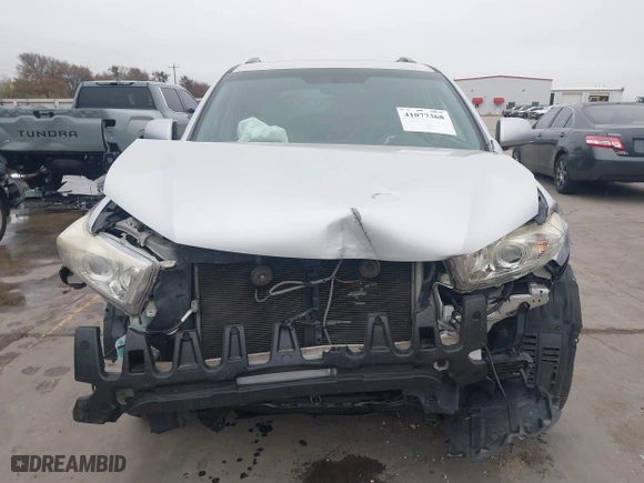 2013 Toyota Highlander Limited with VIN 5TDYK3EH0DS125189, listed as a IAAI auction lot 41077368 with 113,564 mi miles. Bid and sale history available at carsss.com. Image 6.