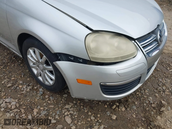 2008 Volkswagen Jetta SE z VIN 3VWRM71K38M043595, wystawiony jako IAAI lot #42169173 z przebiegiem 383 659 mil mil oraz . Historia ofert i sprzedaży dostępna na DreamBid. Obrazek 6.