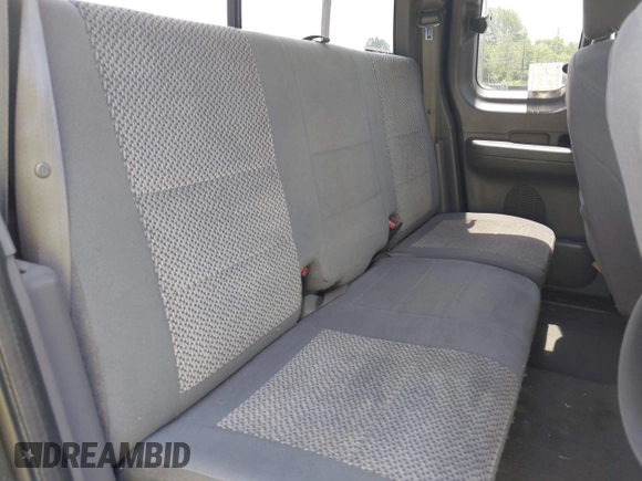 2003 Ford F-150 XL z VIN 1FTRX18L53NA25491, wystawiony jako IAAI lot #42463000 z przebiegiem 183 702 mil mil oraz . Historia ofert i sprzedaży dostępna na DreamBid. Obrazek 8.