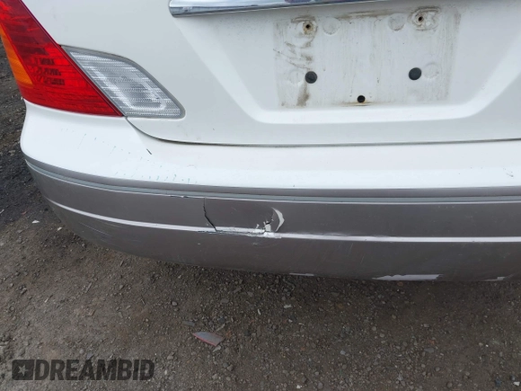 2000 Toyota Avalon XL z VIN 4T1BF28B9YU040456, wystawiony jako IAAI lot #42310333 z przebiegiem 201 596 mil mil oraz . Historia ofert i sprzedaży dostępna na DreamBid. Obrazek 13.