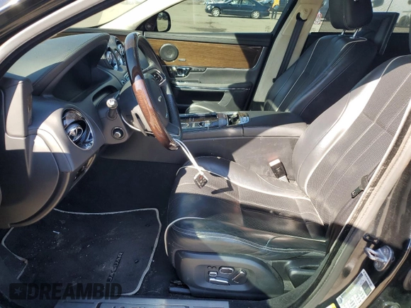 2015 Jaguar XJ with VIN SAJWA2GT2FMV84567, listed as a Copart auction lot 45231514 with 60,717 mi miles and . Bid and sale history available at DreamBid. Image 7.