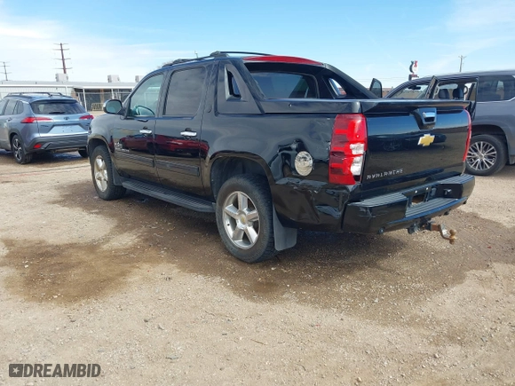 2013 Chevrolet Avalanche LT with VIN 3GNTKFE70DG297831, listed as a IAAI auction lot 41709367 with 107,811 mi miles. Bid and sale history available at carsss.com. Image 3.