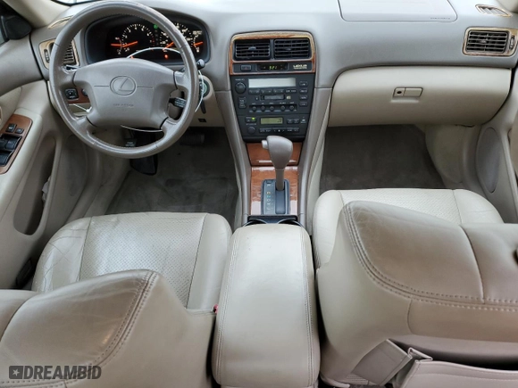 1999 Lexus ES 300 Luxury Sport Sdn with VIN JT8BF28G0X5069447, listed as a Copart auction lot 45074985 with 130,284 mi miles and Salvage Title. Bid and sale history available at carsss.com. Image 8.