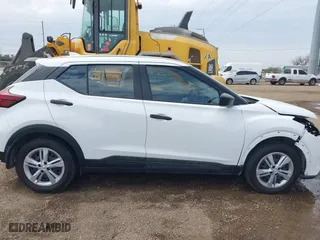 2024 Nissan Kicks S with VIN 3N1CP5BV1RL502999, listed as a IAAI auction lot 41732154 with 8,487 mi miles. Bid and sale history available at carsss.com. Image 14.