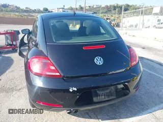 2014 Volkswagen Beetle Entry с VIN 3VWFP7AT1EM629758, выставлен на аукционе IAAI как лот 42430465 с пробегом 109 823 миль миль и . История ставок и продаж доступна на DreamBid. Изображение 16.
