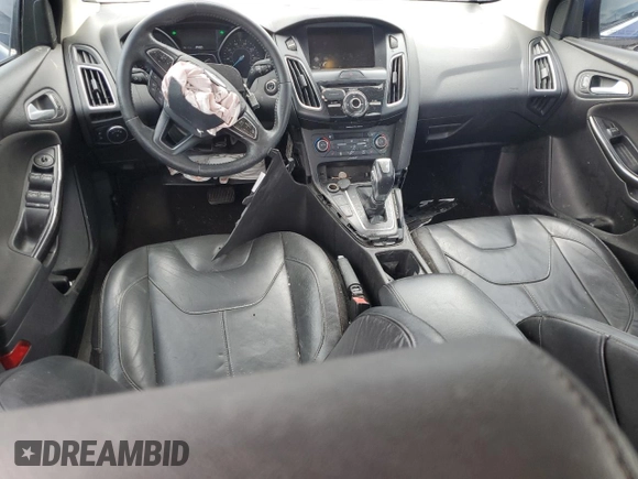 2015 Ford Focus Titanium z VIN 1FADP3J20FL299209, wystawiony jako Copart lot #67681504 z przebiegiem 98 711 mil mil oraz Nie do naprawy • Non repairable. Historia ofert i sprzedaży dostępna na DreamBid. Obrazek 8.