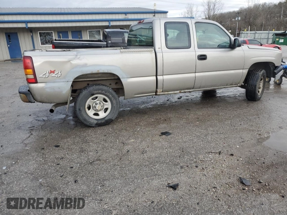 2003 Chevrolet Silverado 1500 with VIN 2GCEK19V731102554, listed as a Copart auction lot 83031934 with 279,206 mi miles and Salvage Title. Bid and sale history available at carsss.com. Image 3.