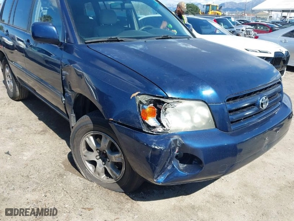 2005 Toyota Highlander with VIN JTEDP21A450078929, listed as a IAAI auction lot 41749008 with 178,547 mi miles. Bid and sale history available at carsss.com. Image 6.