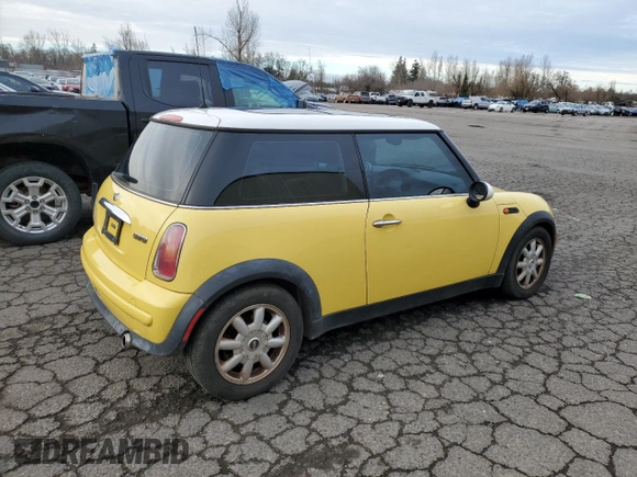 2003 MINI Hardtop z VIN WMWRC33473TE17827, wystawiony jako Copart lot #44011515 z przebiegiem 119 042 mil mil oraz Szkoda całkowita • Salvage title. Historia ofert i sprzedaży dostępna na DreamBid. Obrazek 3.