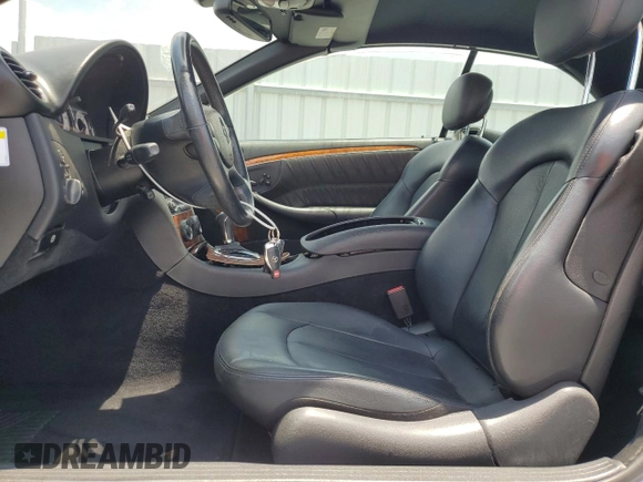 2008 Mercedes-Benz CLK 350 с VIN WDBTK56F68F234800, выставлен на аукционе Copart как лот 58632395 с пробегом Не указан миль и На запчасти • Non repairable. История ставок и продаж доступна на DreamBid. Изображение 7.