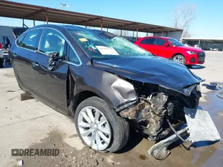 2014 Buick Verano Leather Group with VIN 1G4PS5SK4E4175786, listed as a IAAI auction lot 41663523 with 39,450 mi miles. Bid and sale history available at carsss.com. Image 1.
