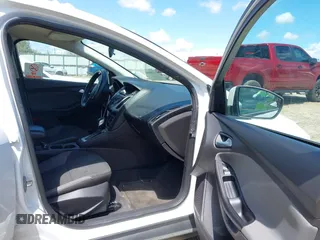 2014 Ford Focus SE with VIN 1FADP3F20EL265892, listed as a IAAI auction lot 41984052 with 86,865 mi miles and . Bid and sale history available at carsss.com. Image 5.