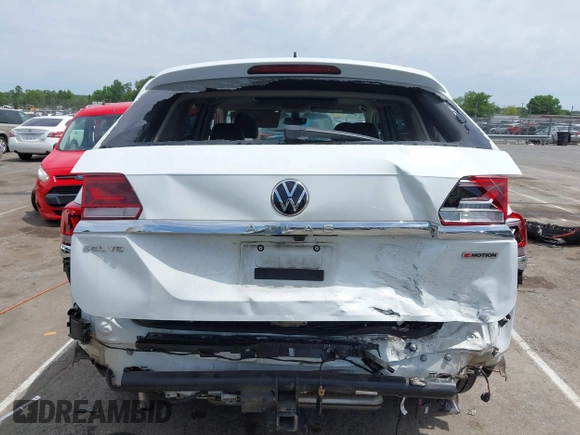 2021 Volkswagen Atlas SEL with VIN 1V2BR2CA4MC541523, listed as a IAAI auction lot 42326498 with 84,090 mi miles and . Bid and sale history available at DreamBid. Image 16.