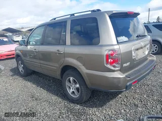 2008 Honda Pilot VP with VIN 5FNYF18228B005047, listed as a IAAI auction lot 41884691 with 260,166 mi miles. Bid and sale history available at carsss.com. Image 3.