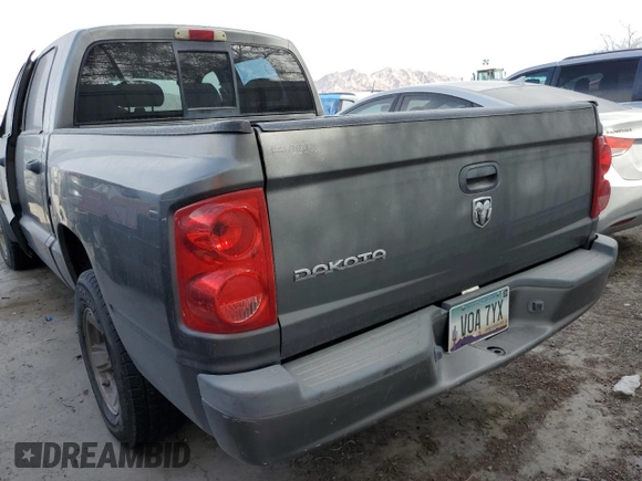 2008 Dodge Dakota Bighorn/Lonestar z VIN 1D7HE38K58S550926, wystawiony jako Copart lot #48440495 z przebiegiem Nie podano mil oraz Szkoda całkowita • Salvage title. Historia ofert i sprzedaży dostępna na DreamBid. Obrazek 6.