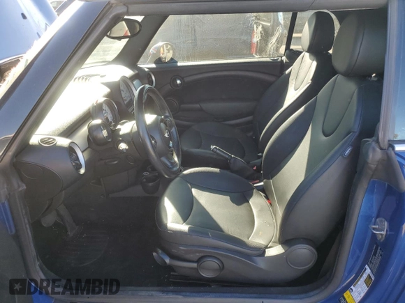2013 MINI Convertible with VIN WMWZN3C55DT568375, listed as a Copart auction lot 88499325 with 78,360 mi miles and Salvage title. Bid and sale history available at DreamBid. Image 7.