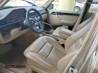 1995 Mercedes-Benz E Class with VIN WDBEA32E4SC269955, listed as a Copart auction lot 72137264 with 218,960 mi miles and Salvage Title. Bid and sale history available at carsss.com. Image 7.