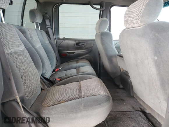 2001 Ford F-150 XLT с VIN 1FTRW07L01KA04562, выставлен на аукционе Copart как лот 52741935 с пробегом 288 598 миль миль и Списание • Salvage title. История ставок и продаж доступна на DreamBid. Изображение 10.