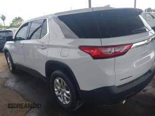 2021 Chevrolet Traverse LS z VIN 1GNERFKW5MJ197111, wystawiony jako IAAI lot #42056277 z przebiegiem 64 771 mil mil oraz . Historia ofert i sprzedaży dostępna na DreamBid. Obrazek 3.