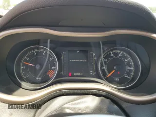 2015 Jeep Cherokee Latitude with VIN 1C4PJMCB6FW644818, listed as a Copart auction lot 62888835 with 262,063 mi miles and Salvage title. Bid and sale history available at DreamBid. Image 9.