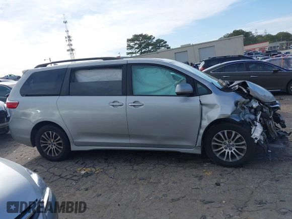 2019 Toyota Sienna XLE Auto Access Seat with VIN 5TDYZ3DC5KS011283, listed as a IAAI auction lot 41569183 with 140,456 mi miles. Bid and sale history available at carsss.com. Image 13.