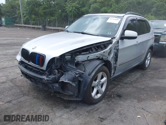 2011 BMW X5 50i with VIN 5UXZV8C55BL419654, listed as a IAAI auction lot 42752609 with 204,677 mi miles and . Bid and sale history available at DreamBid. Image 2.