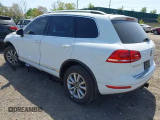 2013 Volkswagen Touareg Sport с VIN WVGEP9BP4DD013215, выставлен на аукционе IAAI как лот 42154801 с пробегом 159 556 миль миль и . История ставок и продаж доступна на DreamBid. Изображение 3.