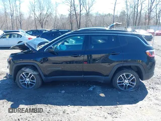 2020 Jeep Compass Latitude with VIN 3C4NJDBB5LT222386, listed as a IAAI auction lot 41851936 with 91,246 mi miles. Bid and sale history available at carsss.com. Image 14.
