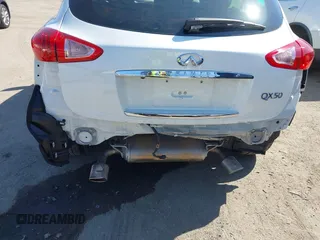 2017 Infiniti QX50 with VIN JN1BJ0RPXHM389985, listed as a IAAI auction lot 42002390 with 29,133 mi miles. Bid and sale history available at carsss.com. Image 6.