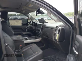 2019 Chevrolet Silverado 2500HD LTZ with VIN 1GC1KTEY5KF151527, listed as a IAAI auction lot 37045890 with 120,233 mi miles. Bid and sale history available at carsss.com. Image 5.
