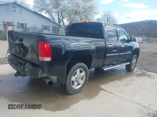 2011 GMC Sierra 2500HD Denali z VIN 1GT125C85BF190441, wystawiony jako IAAI lot #41971167 z przebiegiem 289 776 mil mil oraz . Historia ofert i sprzedaży dostępna na DreamBid. Obrazek 4.
