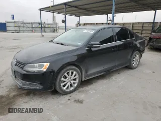 2014 Volkswagen Jetta Sedan SE w/Connectivity/Sunroof PZEV with VIN 3VWD17AJ6EM425173, listed as a Copart auction lot 87887585 with 130,666 mi miles and Salvage Title. Bid and sale history available at carsss.com. Image 1.